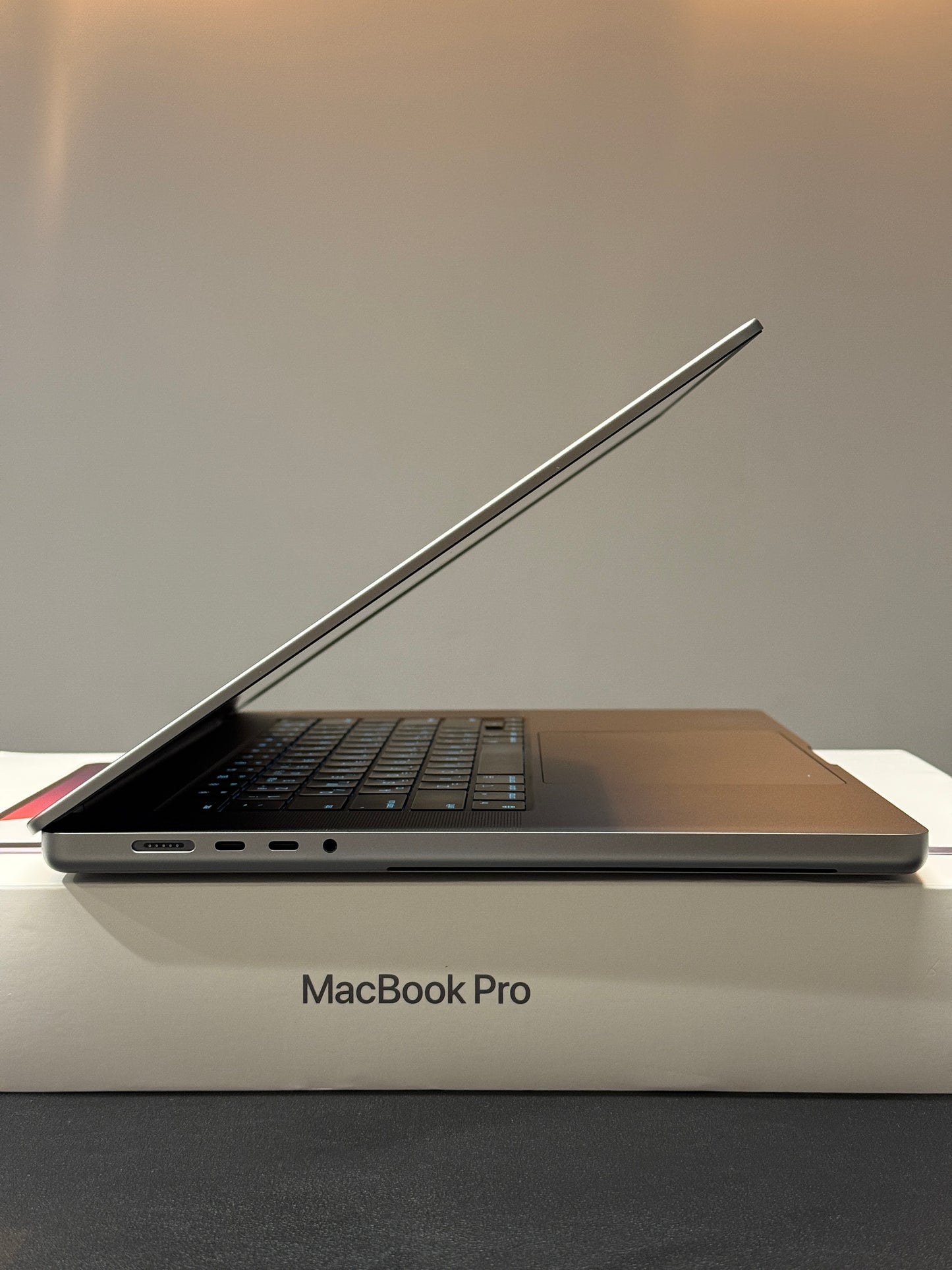 MacBook Pro 16-inch M1 Max 34GB/1TB - used