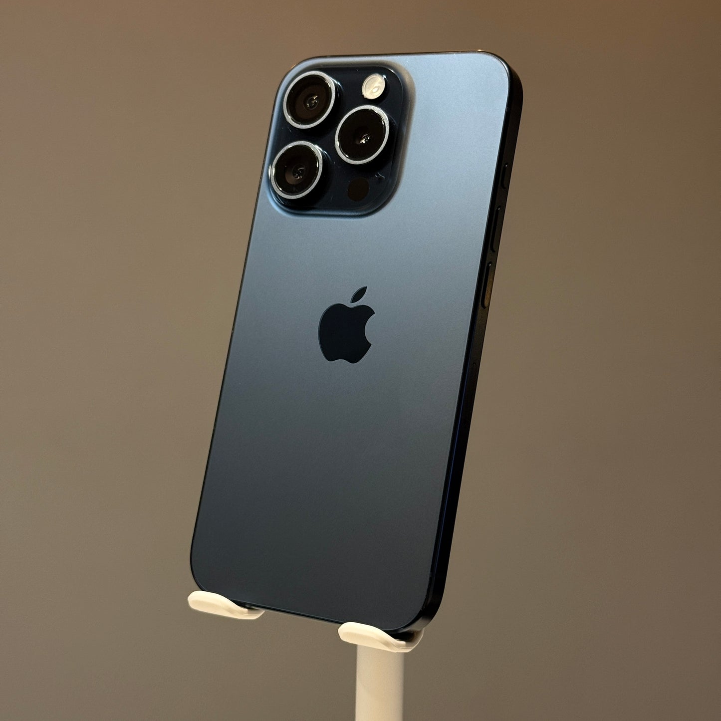 iPhone 15 Pro 256GB Blue Titanium - used