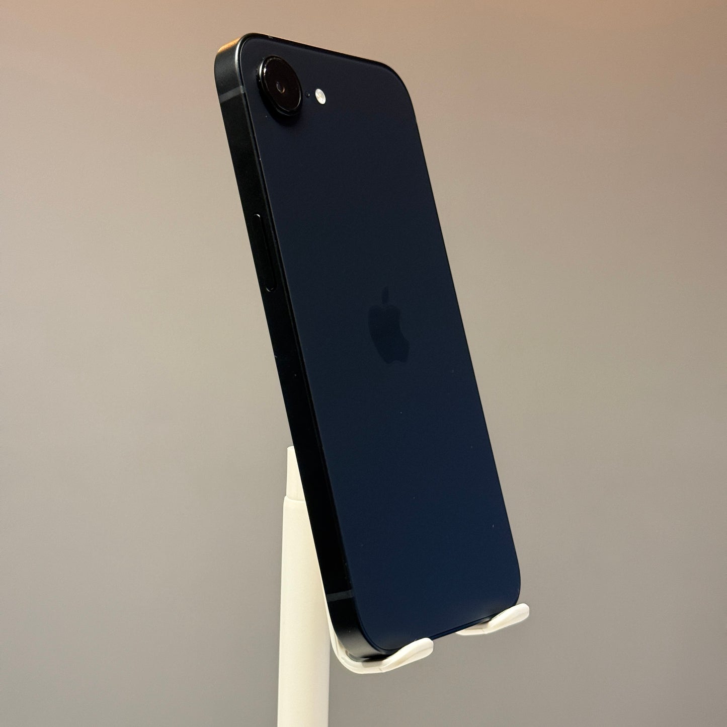 iPhone 16E 128GB Black - used