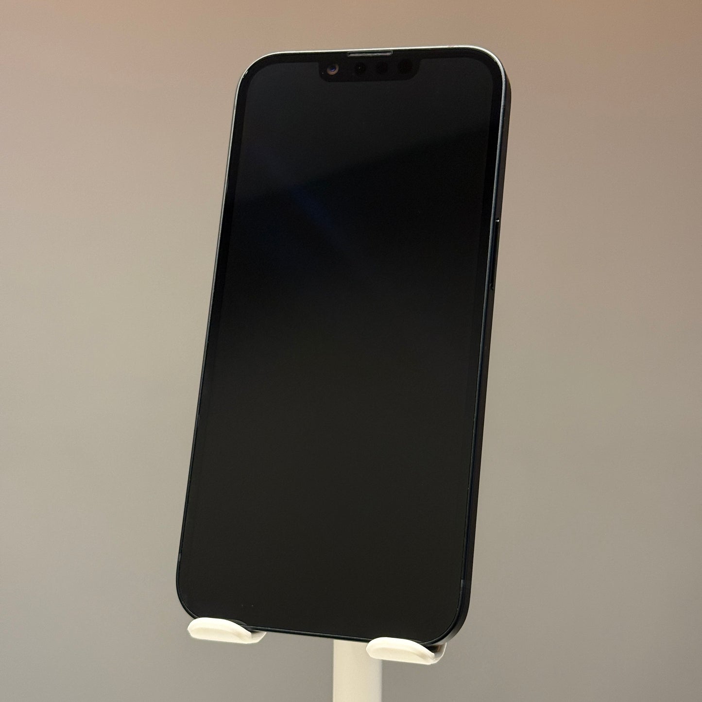 iPhone 16E 128GB Black - used