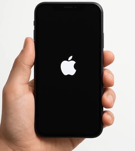 Ремонт платы iPhone — завис на яблоке, не включается