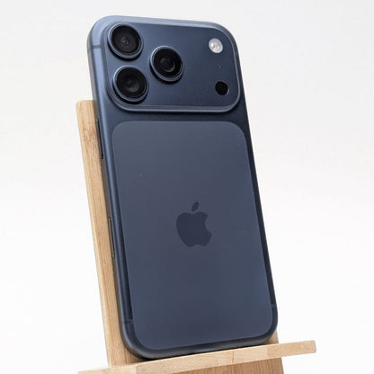 Apple iPhone 17 Pro 256 GB Głębinowy błękit | eSim | bateria 100% | Outlet, Bateria 100%