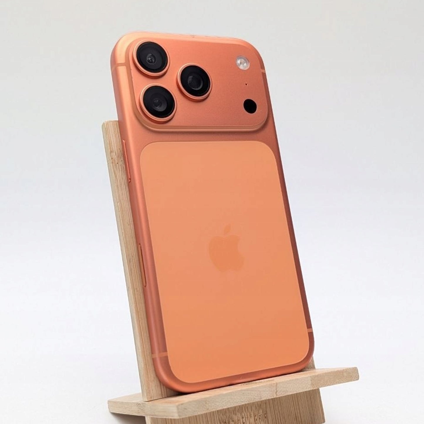 Apple iPhone 17 Pro 256 GB Kosmiczny pomarańcz | eSim | bateria 100% | Outlet, Bateria 100%