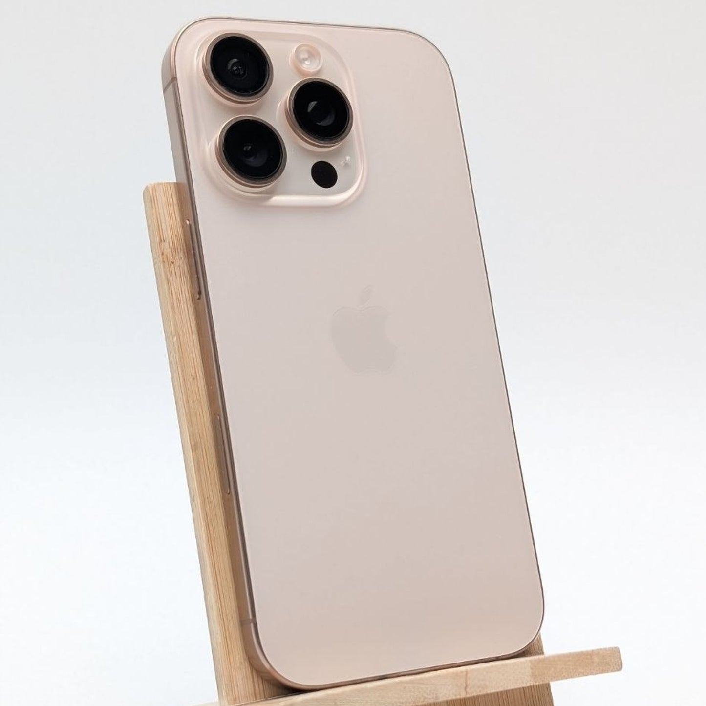 Apple iPhone 16 Pro 128GB Tytan Pustynny | Outlet, Bateria 90%