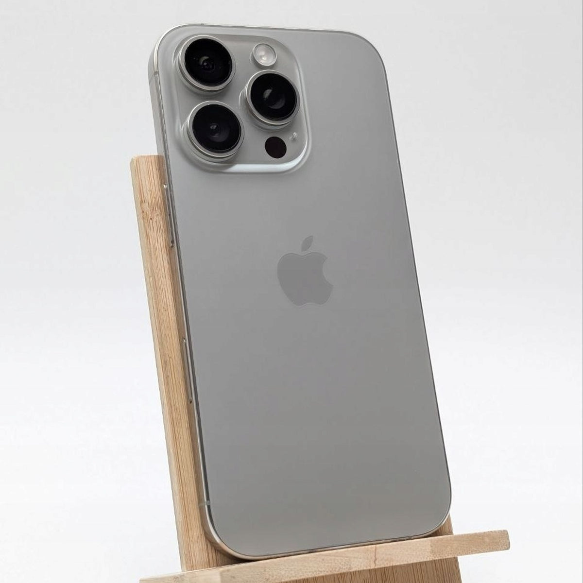 Apple iPhone 16 Pro 1 TB Tytan naturalny | eSim | Outlet, Bateria 90%