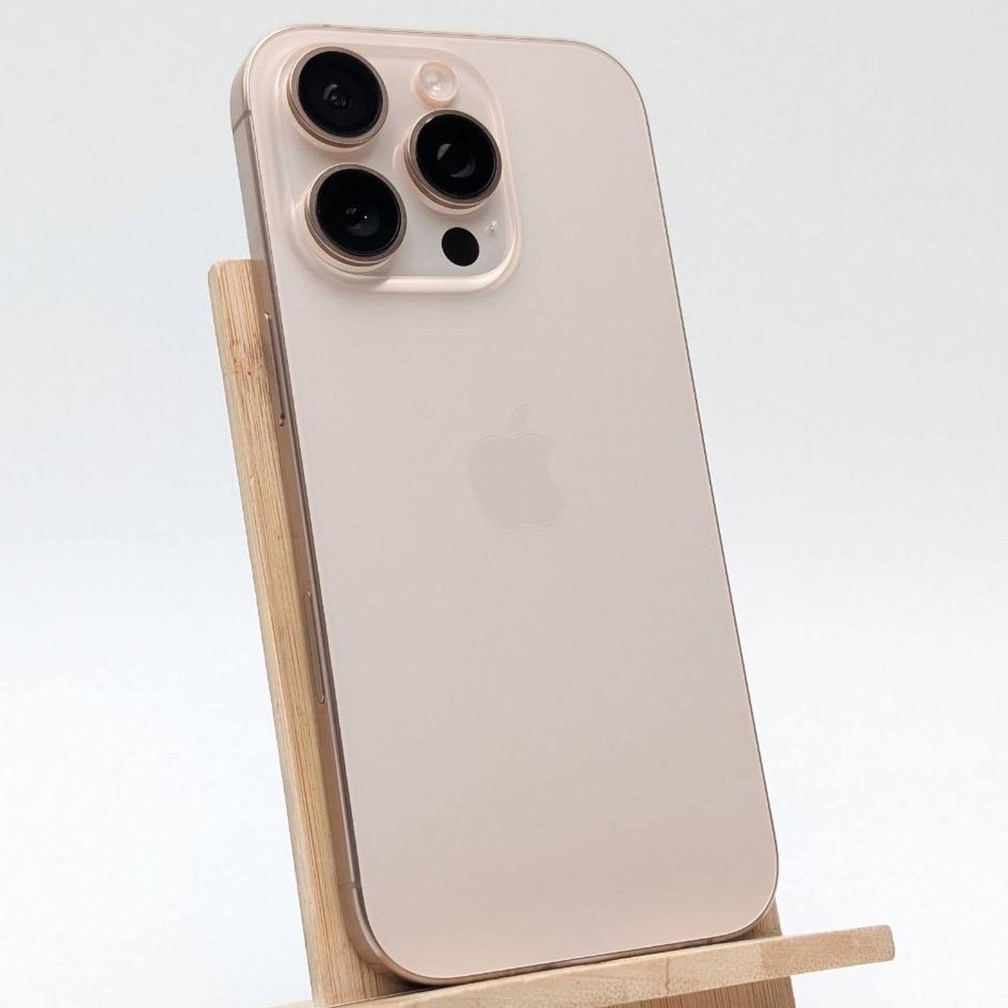 Apple iPhone 16 Pro 128GB Tytan Pustynny | Outlet, Bateria 90%
