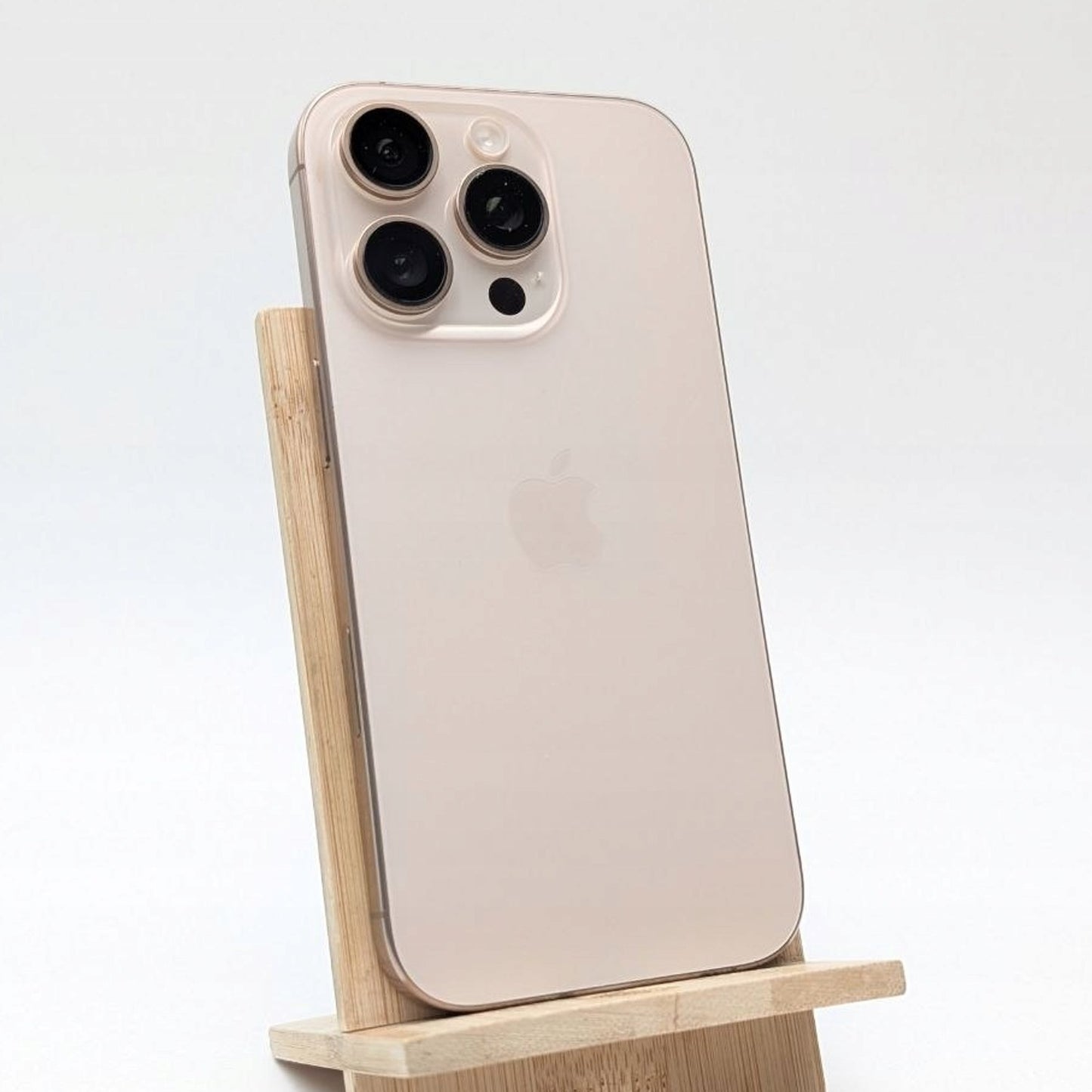 Apple iPhone 16 Pro 256 GB Tytan pustynny | eSim | Outlet