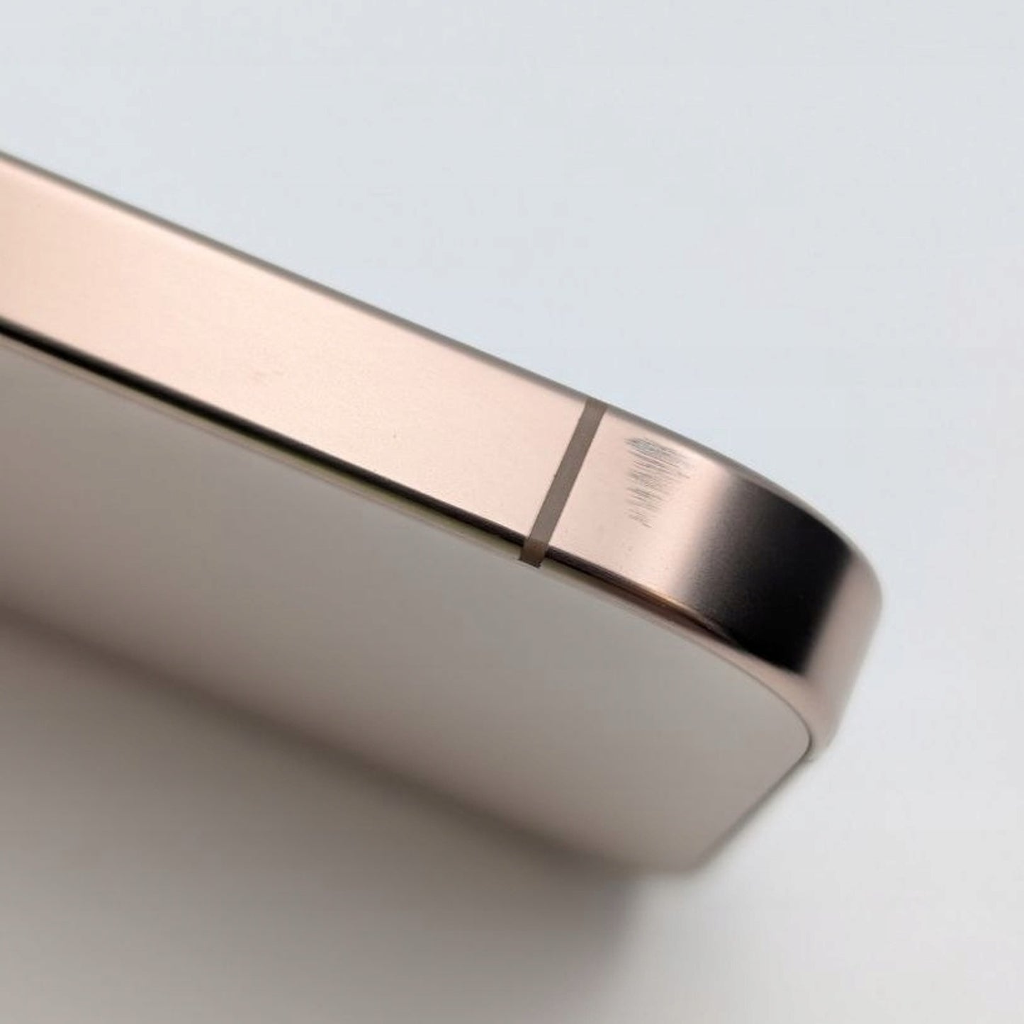 Apple iPhone 16 Pro 128GB Tytan Pustynny | Outlet