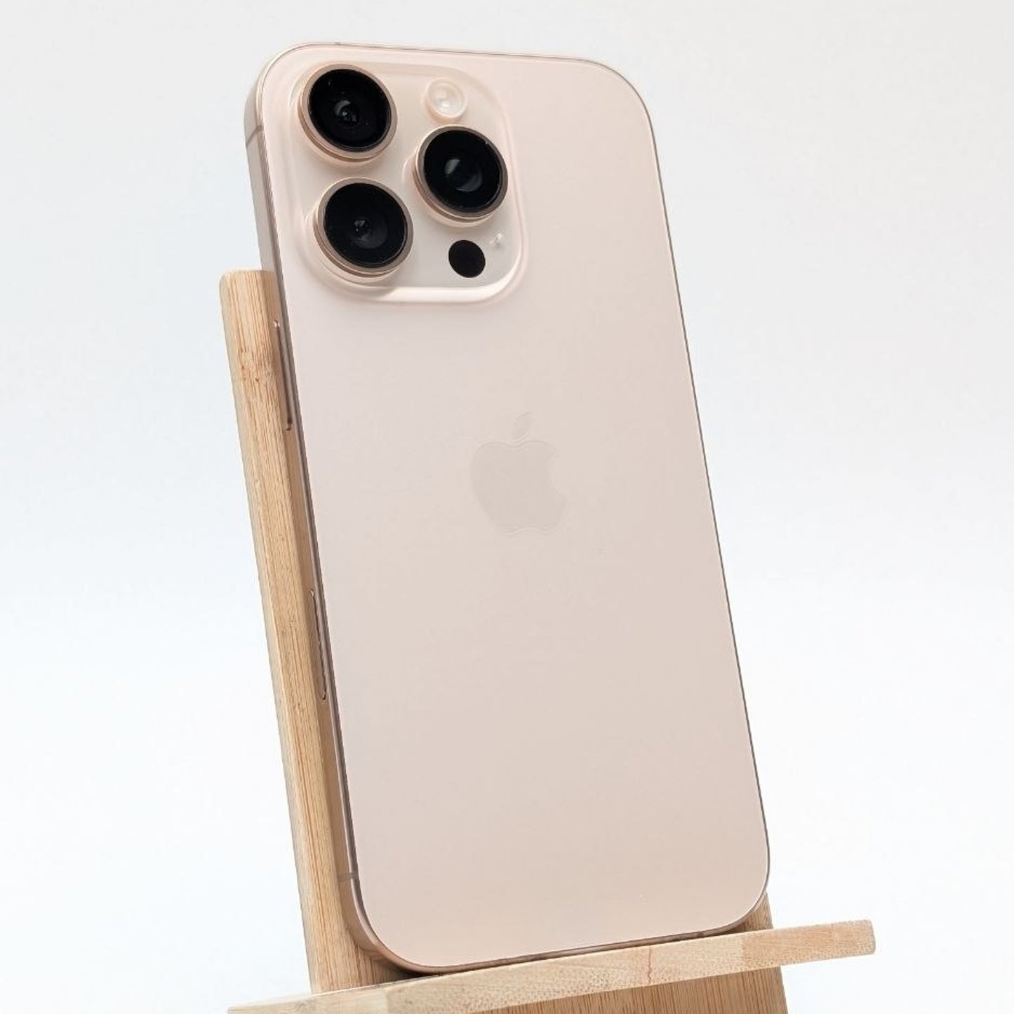 Apple iPhone 16 Pro 128GB Tytan Pustynny | Outlet