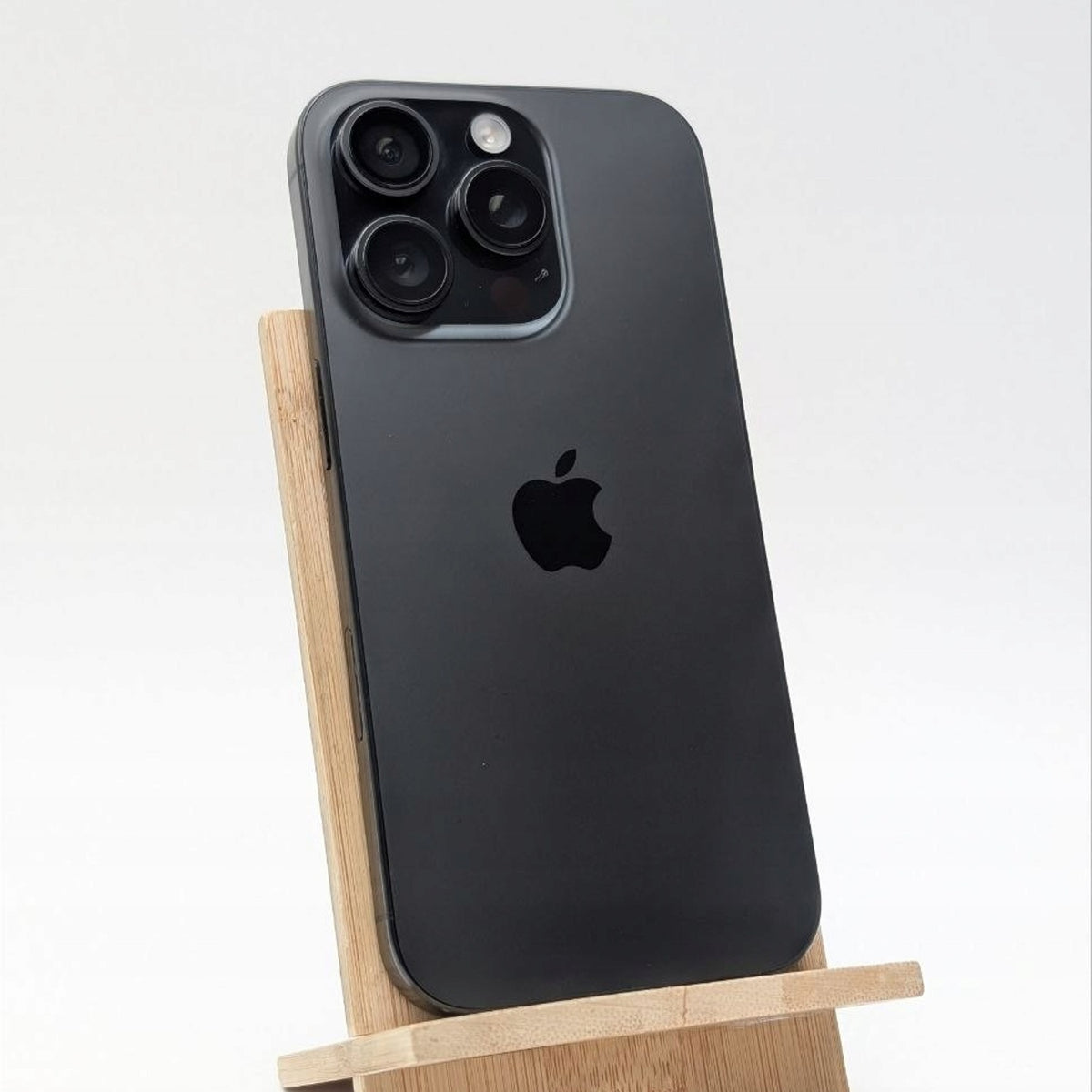 Apple iPhone 16 Pro 256 GB Tytan czarny | eSim | Outlet, Bateria 93%
