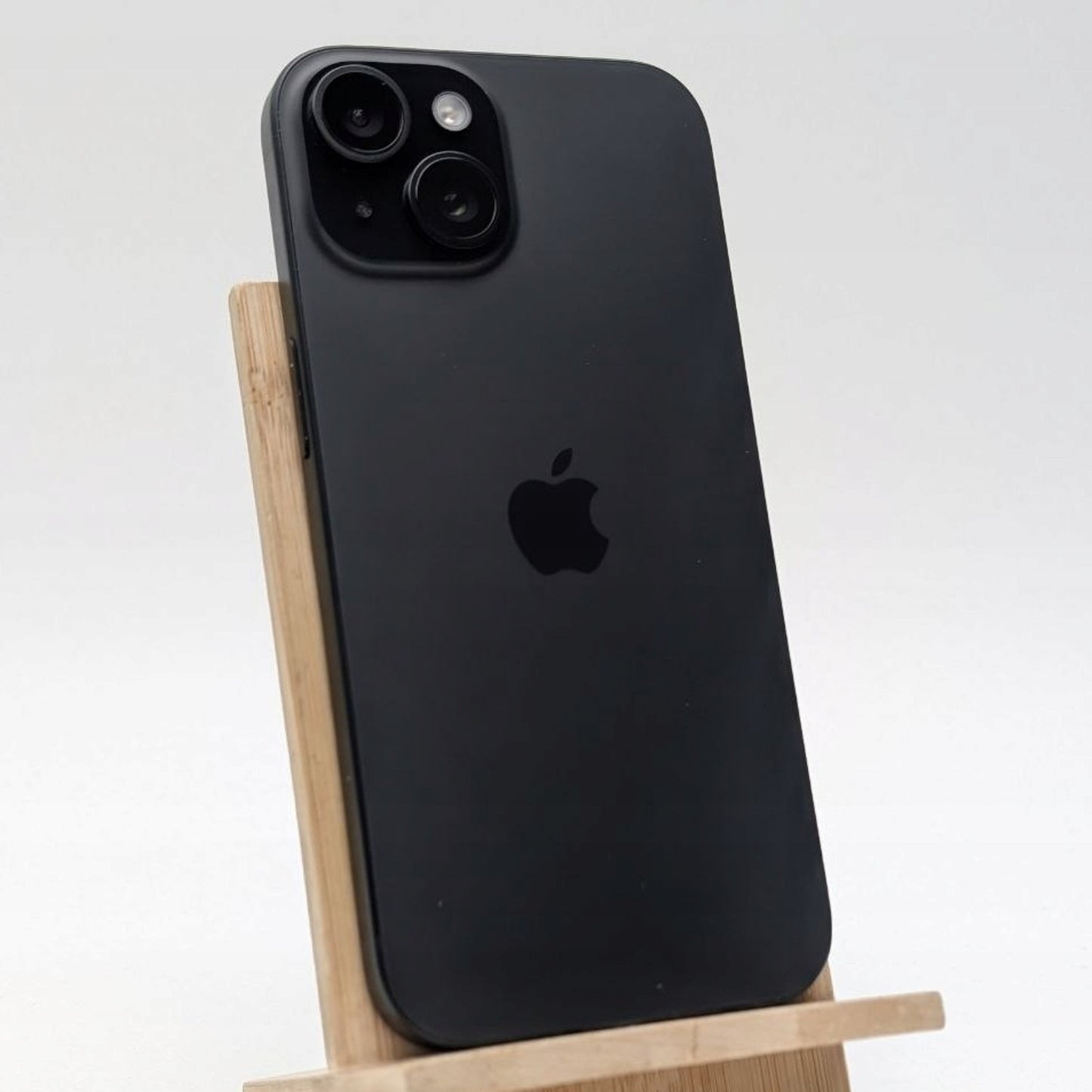 Apple iPhone 15 256 GB czarny | Outlet, Bateria 97%