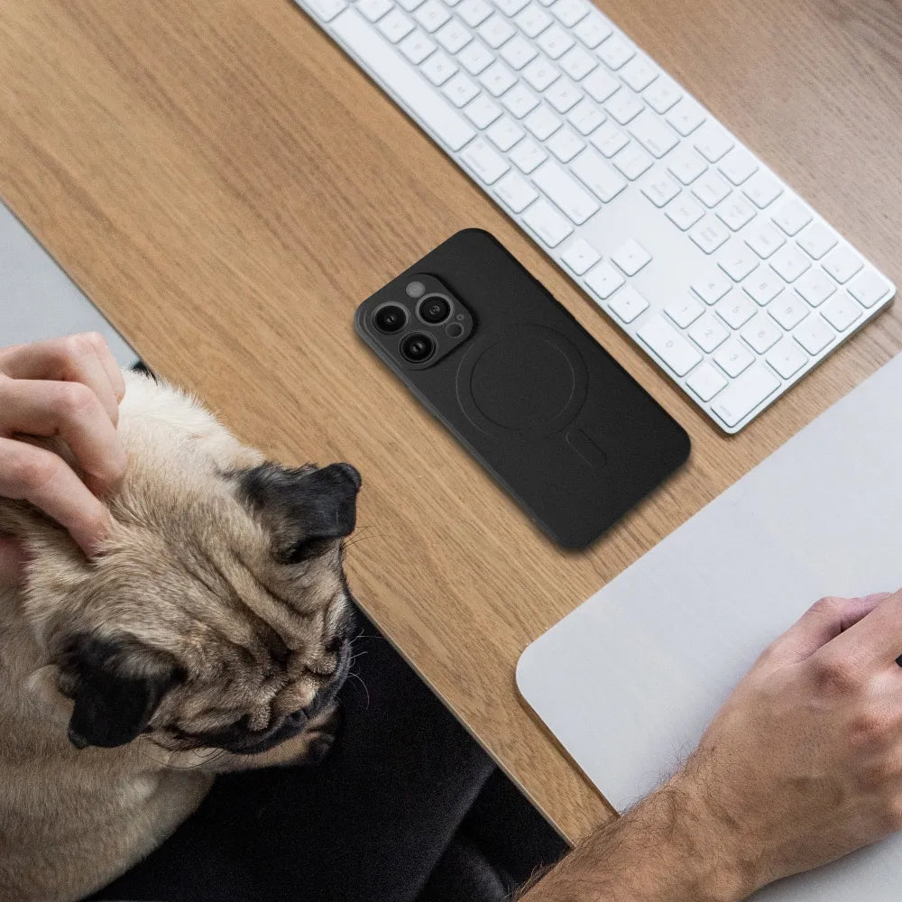 Futerał SILICONE MAG COVER kompatybilny z MagSafe do IPHONE 17 czarny