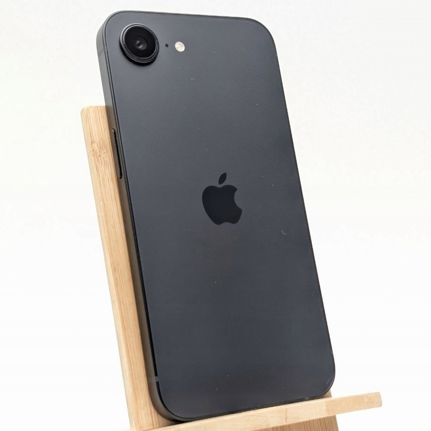 Apple iPhone 16e 128 GB czarny | bateria 100%| jak | Outlet, Bateria 100%
