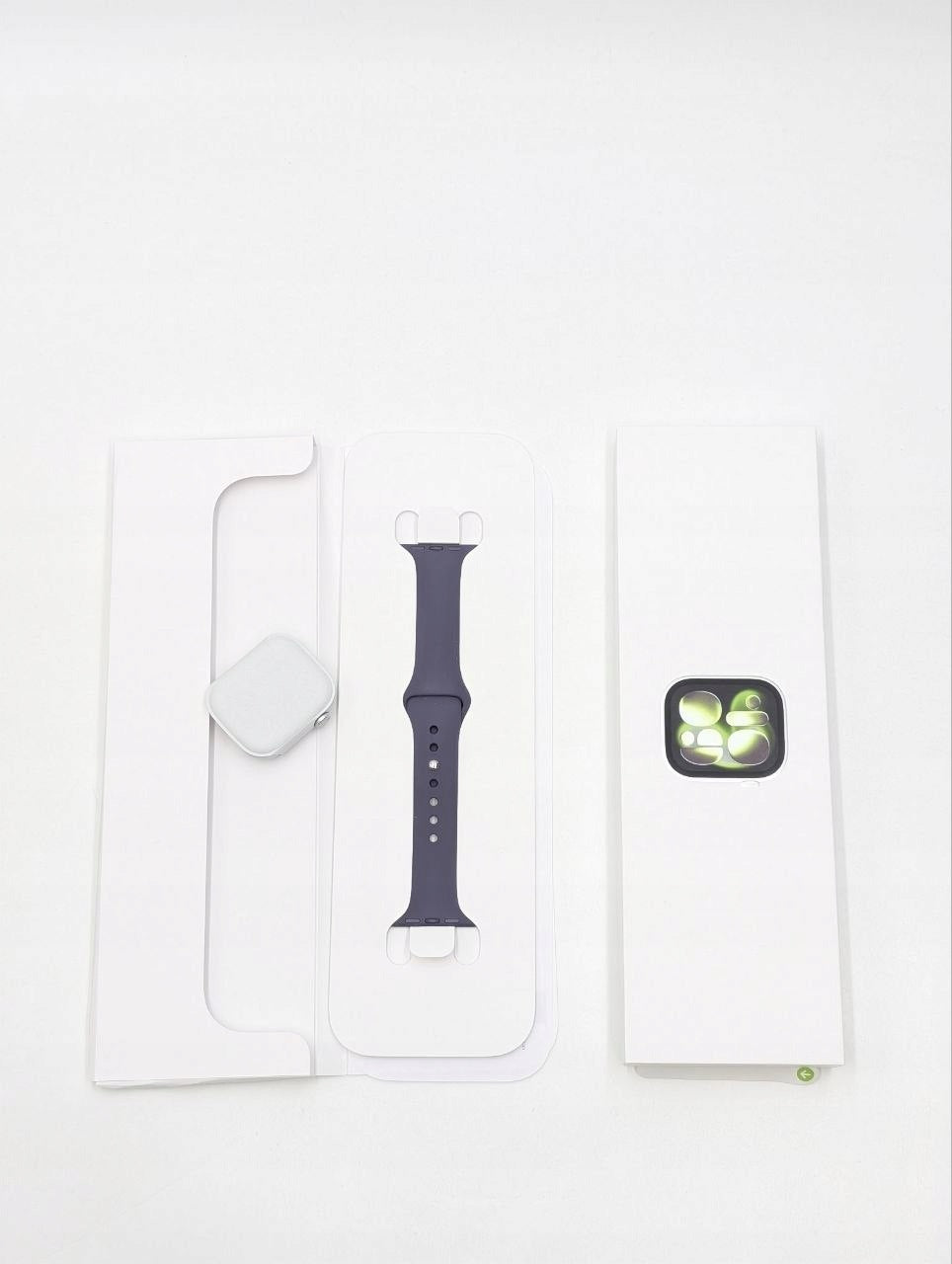 Apple Watch Series 11 GPS+Cellular 42mm Srebrny z paskiem S/M | Outlet
