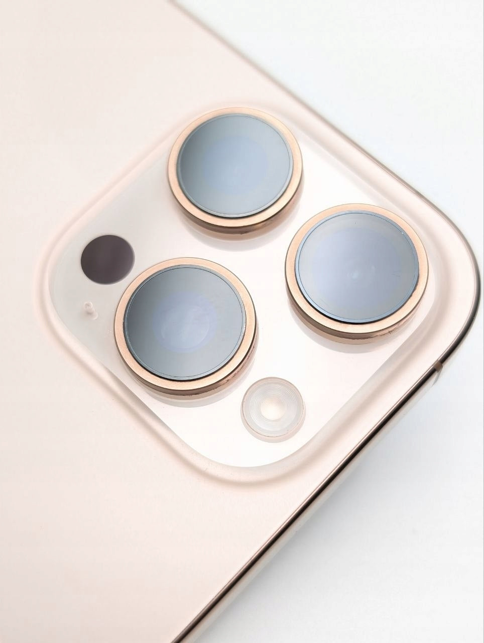 Apple iPhone 16 Pro 128GB Tytan Pustynny | Outlet, Bateria 90%