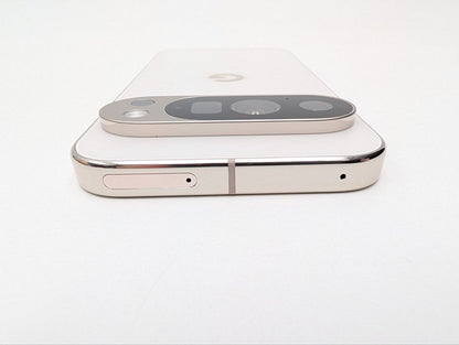 Google Pixel 10 Pro 128 GB Porcelanowy | jak | Outlet, Bateria 95%