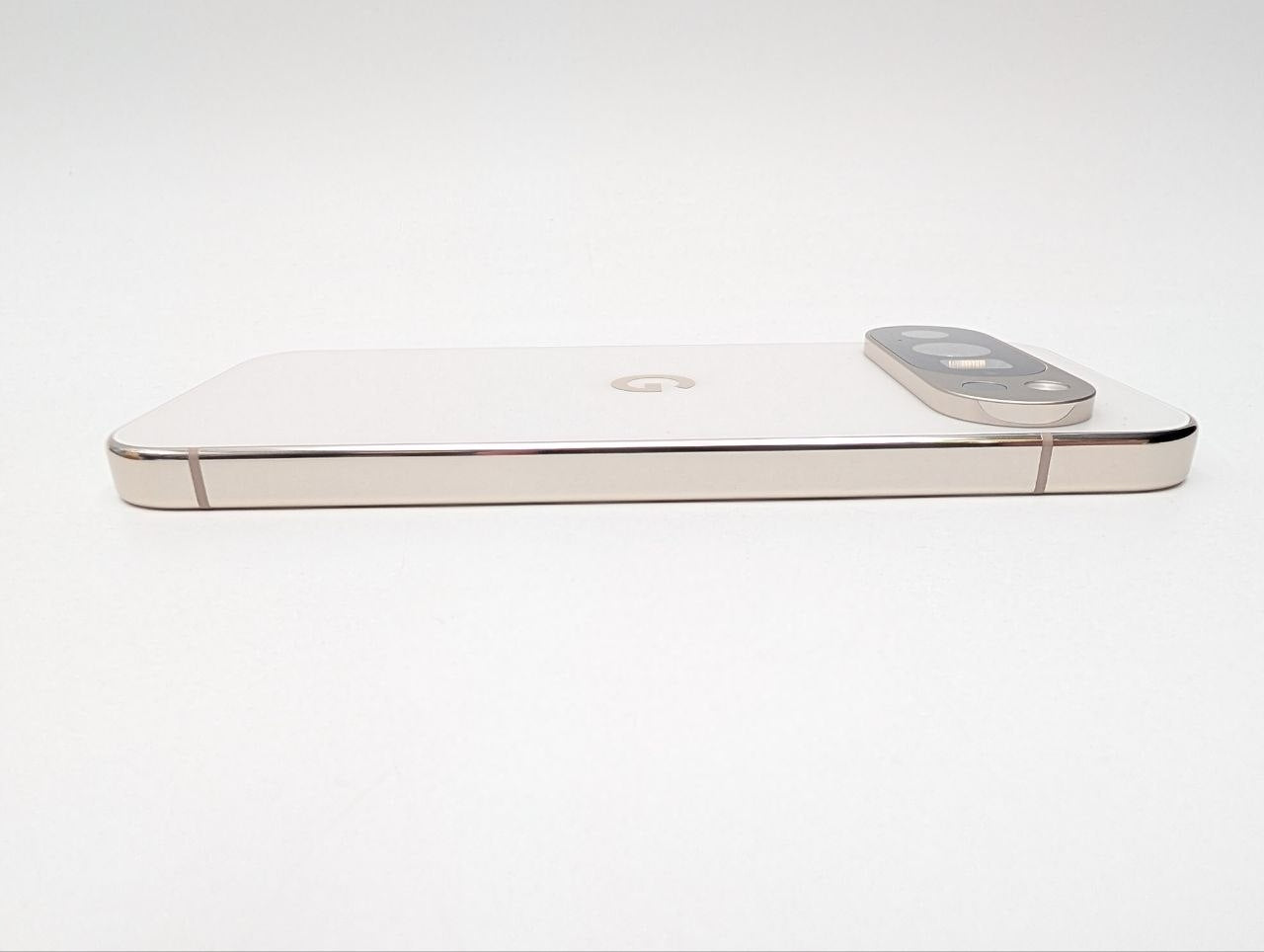 Google Pixel 10 Pro 128 GB Porcelanowy | jak | Outlet, Bateria 95%