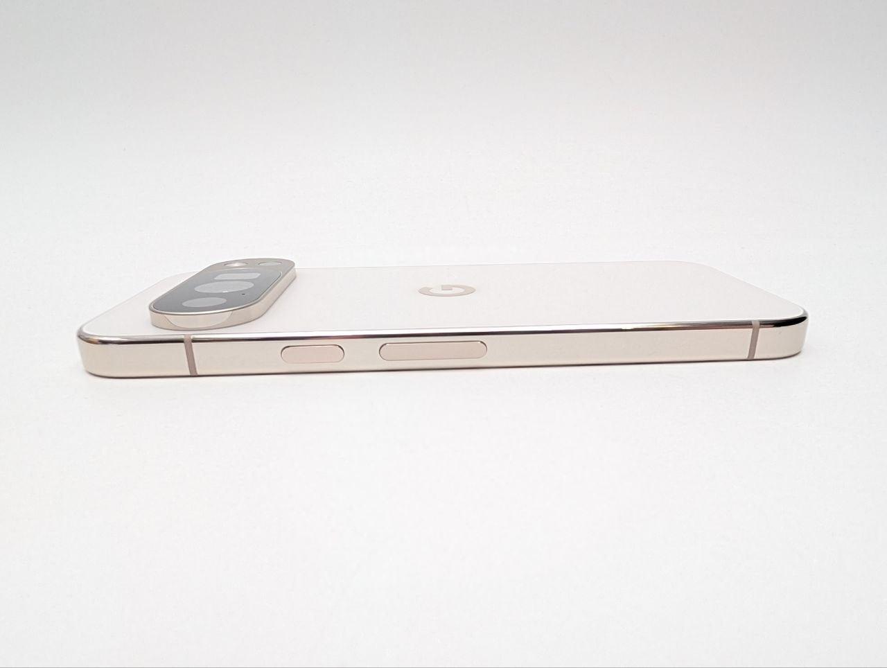 Google Pixel 10 Pro 128 GB Porcelanowy | jak | Outlet, Bateria 95%