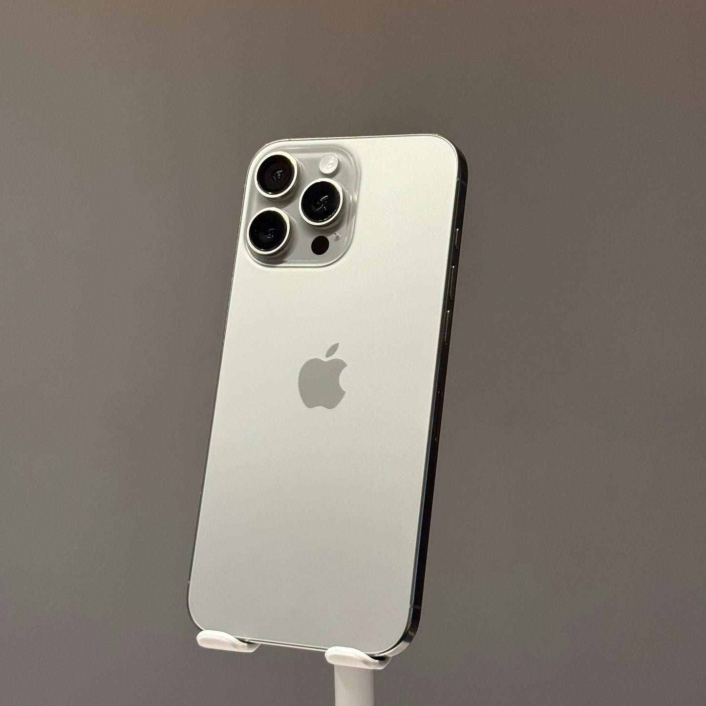 iPhone 16 Pro Max 256GB Natural Titanium-used