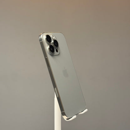 iPhone 16 Pro Max 256GB Natural Titanium-used