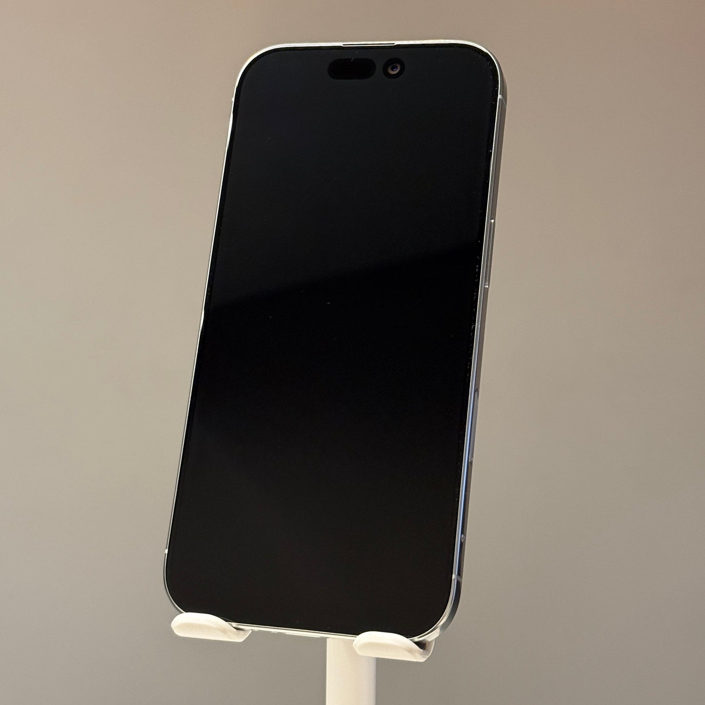 iPhone 16 Pro 256GB White Titanium E-sim - used