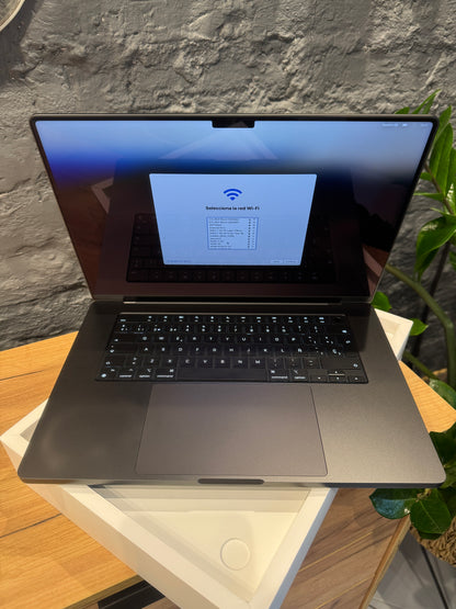 MacBook Pro 16-inch M3 Pro-chip 18GB/512GB Space Black - used