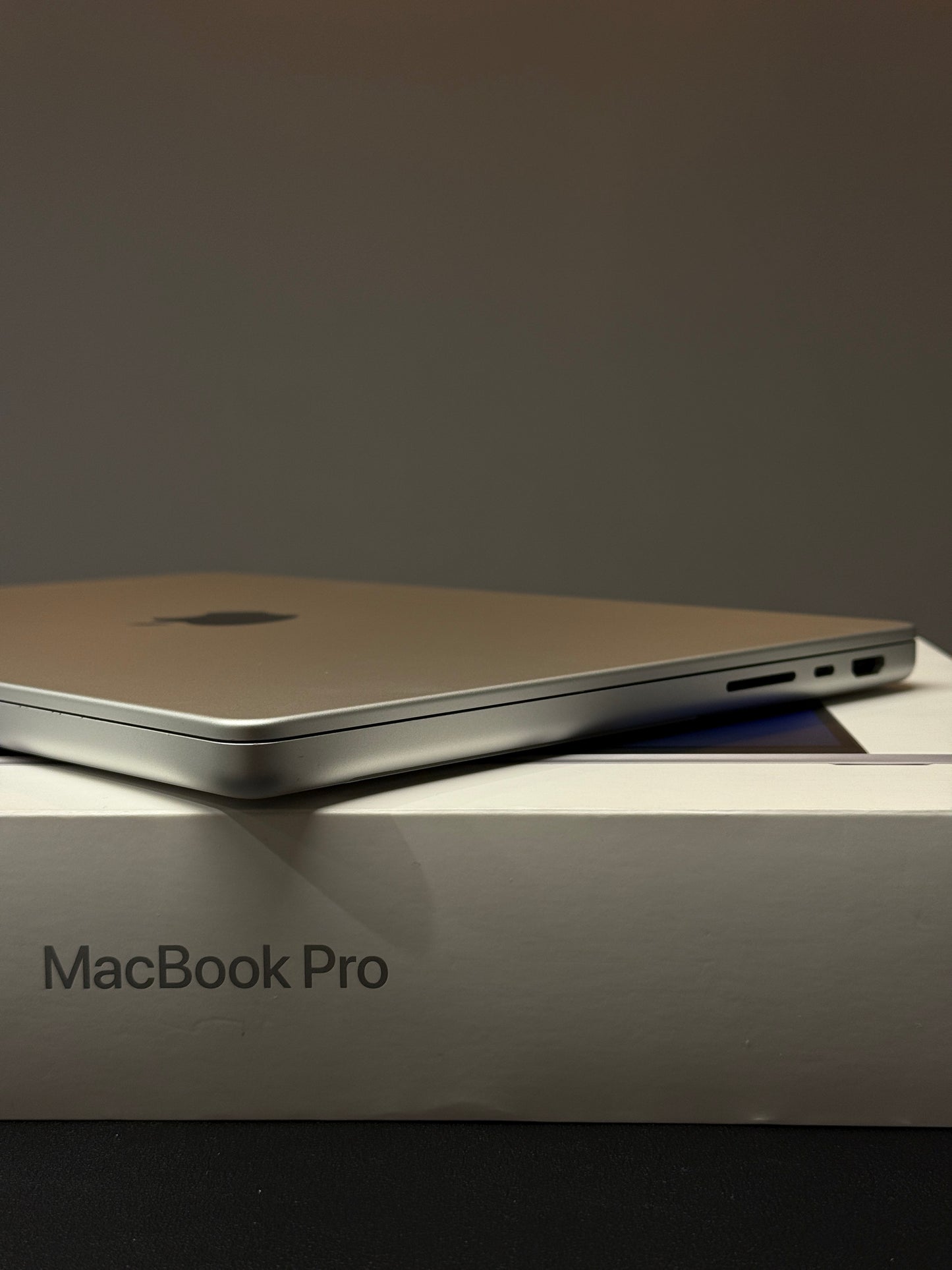 MacBook Pro 14-inch M1 Pro 16GB RAM 1TB SSD Silver - used