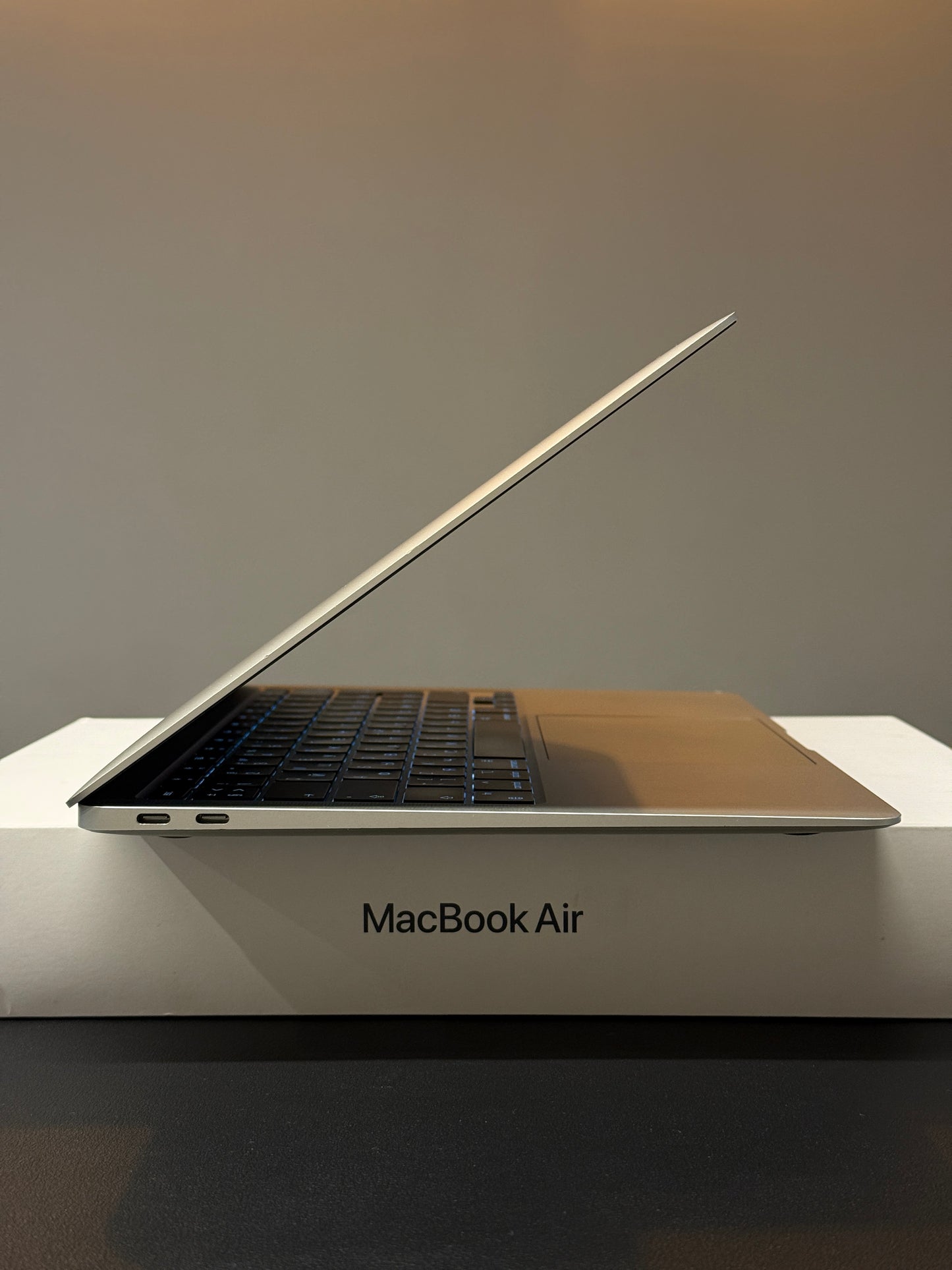 MacBook Air M1 8GB RAM 256GB SSD - used