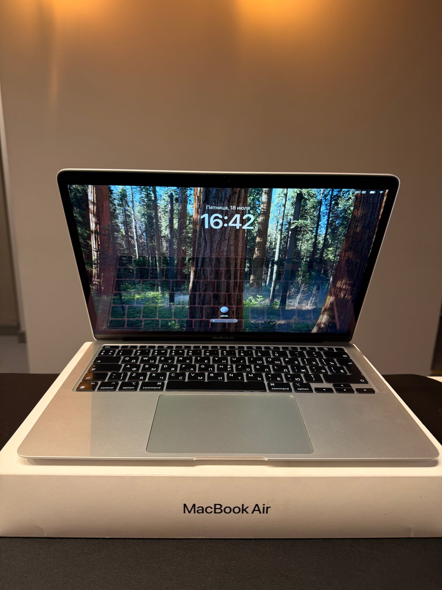 MacBook Air M1 8GB RAM 256GB SSD - used