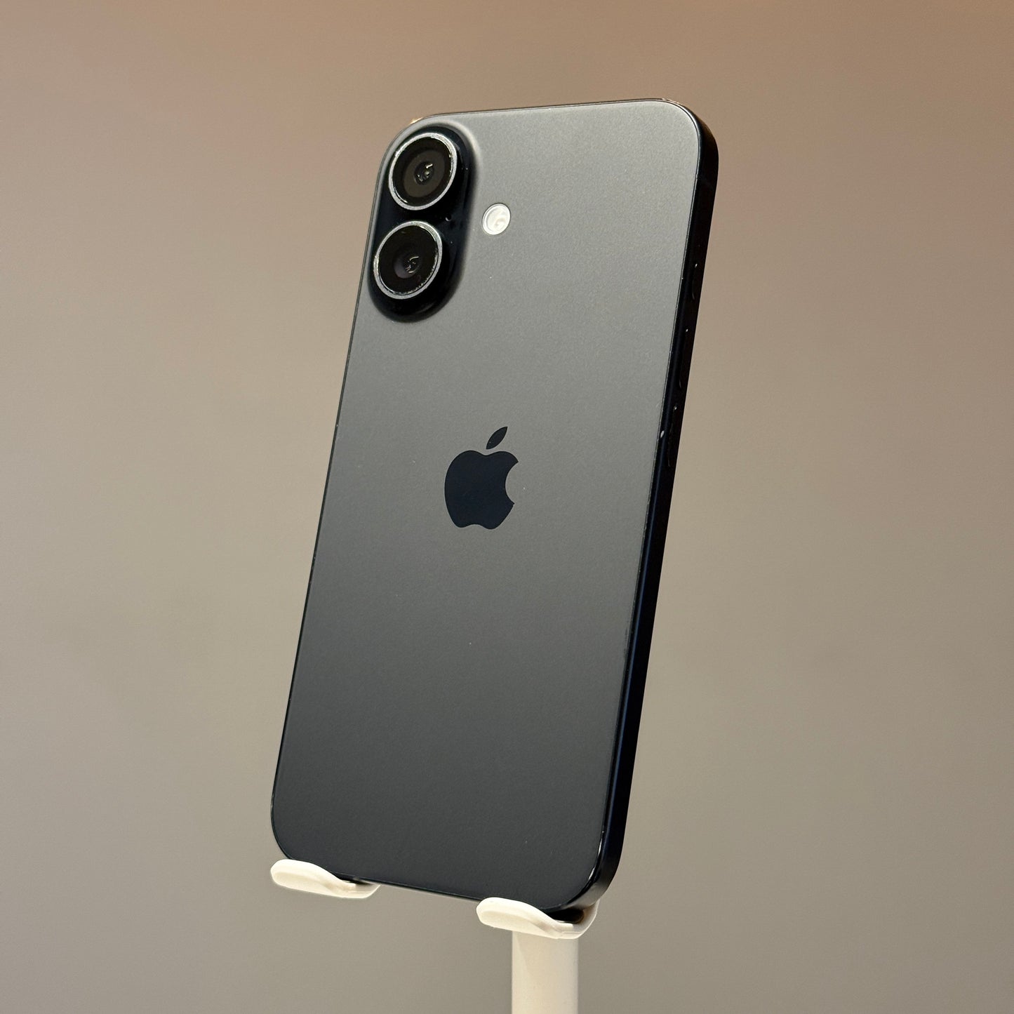 iPhone 16 128GGB Black E-Sim - Used