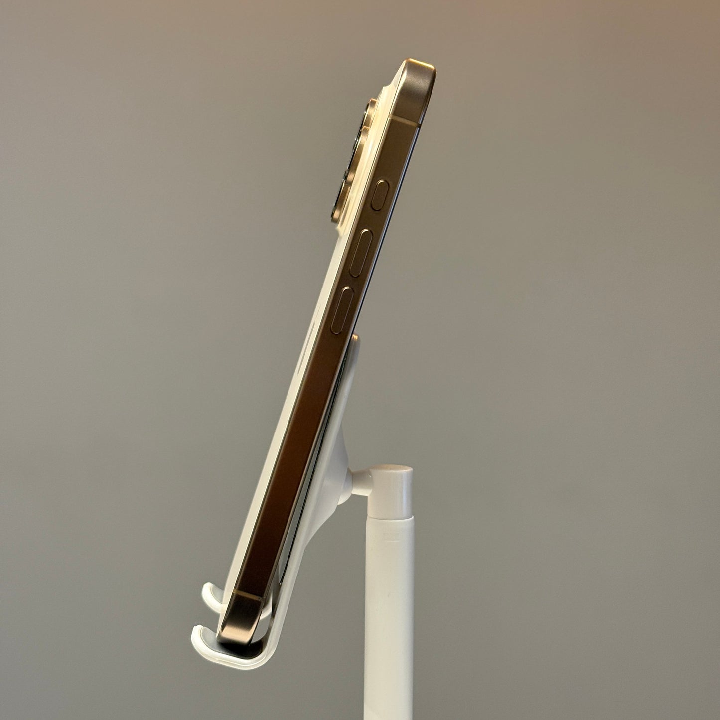 iPhone 16 Pro 128GB Desert Titanium E-sim - used