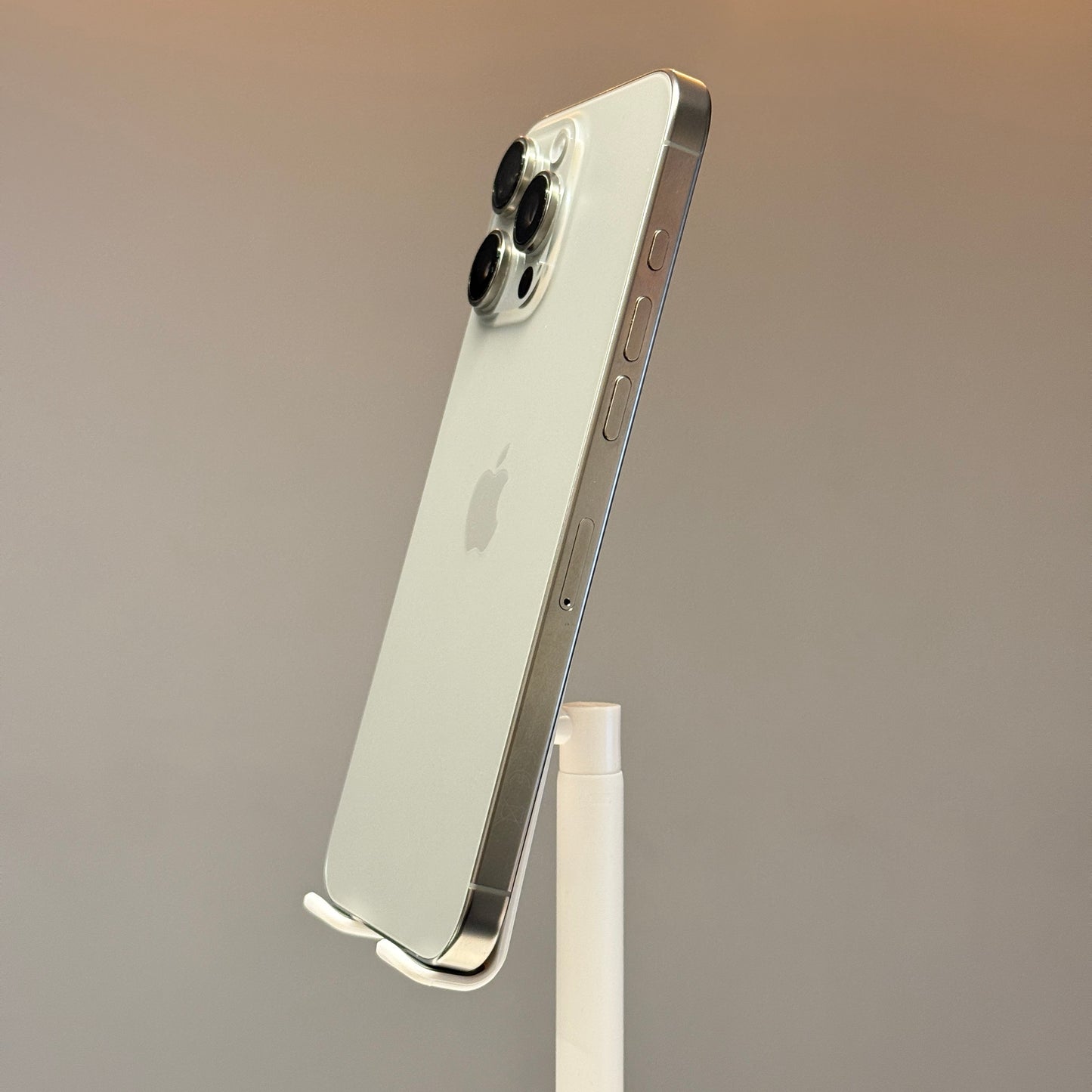 iPhone 16 Pro Max 256GB Natural Titanium - used