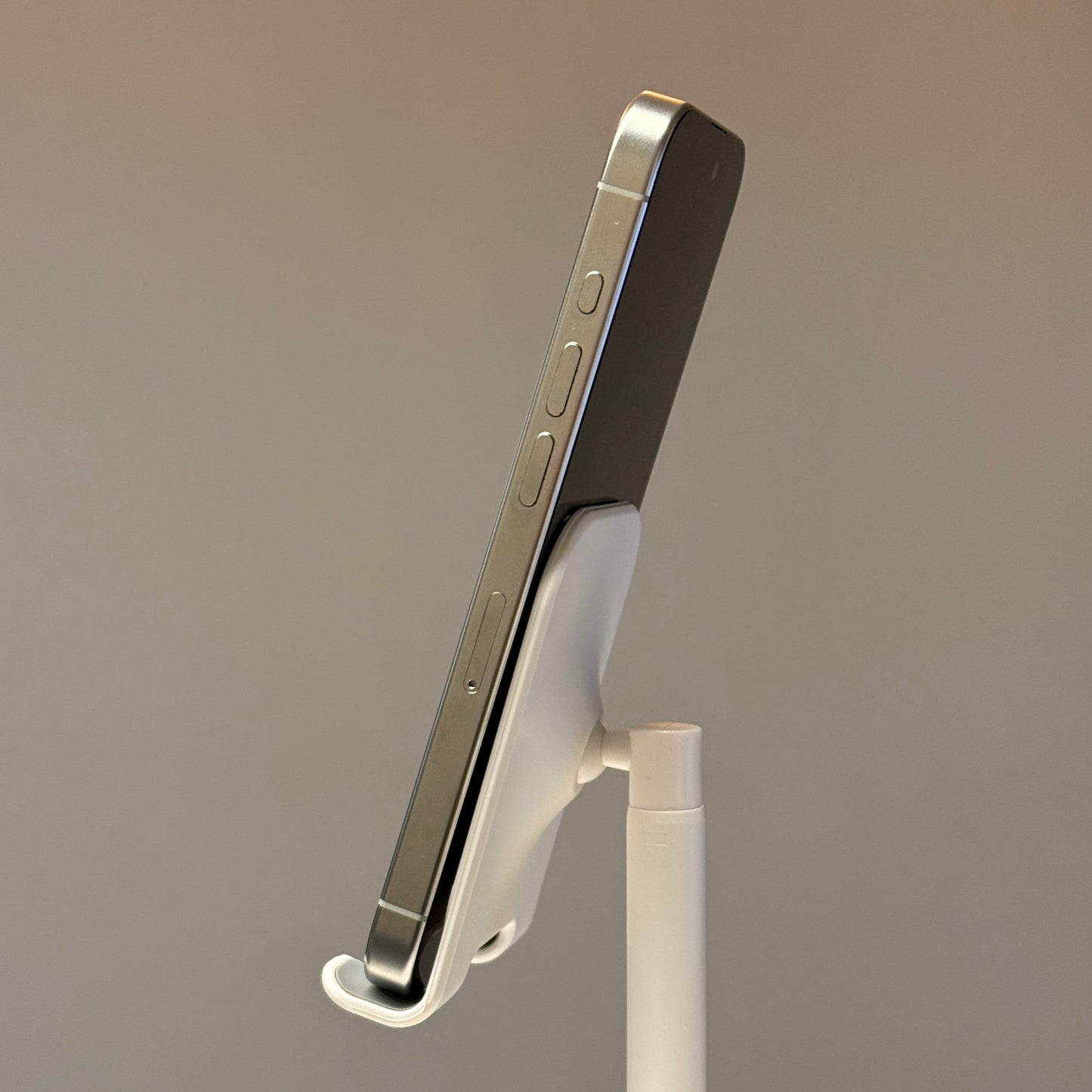 iPhone 15 Pro 128GB White Titanium - used