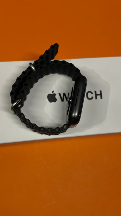 Apple Watch SE 44mm Midnight - used