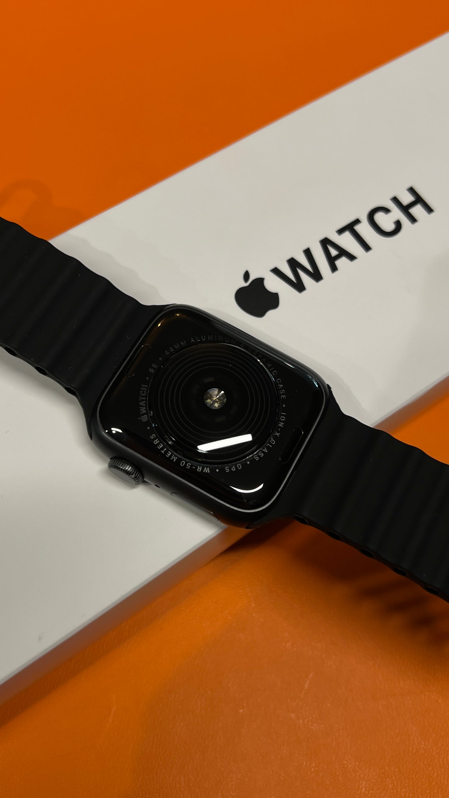 Apple Watch SE 44mm Midnight - used