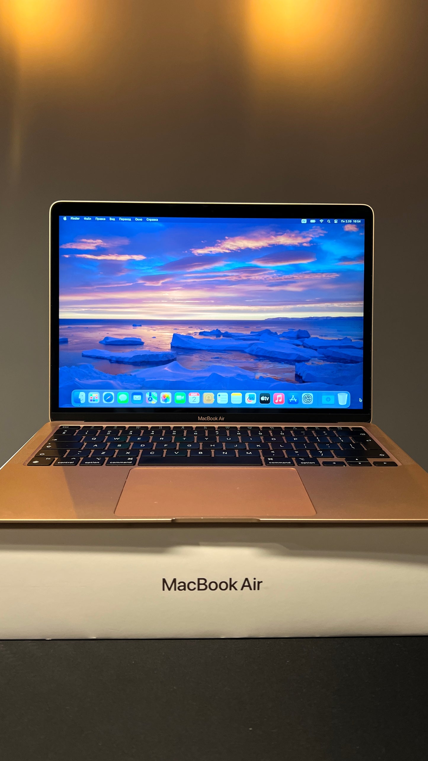 MacBook Air M1 8/256 Gold - used