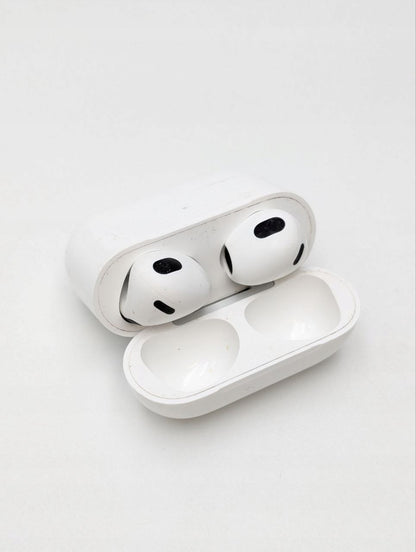 Słuchawki bezprzewodowe douszne Apple AirPods 3 gen | Used