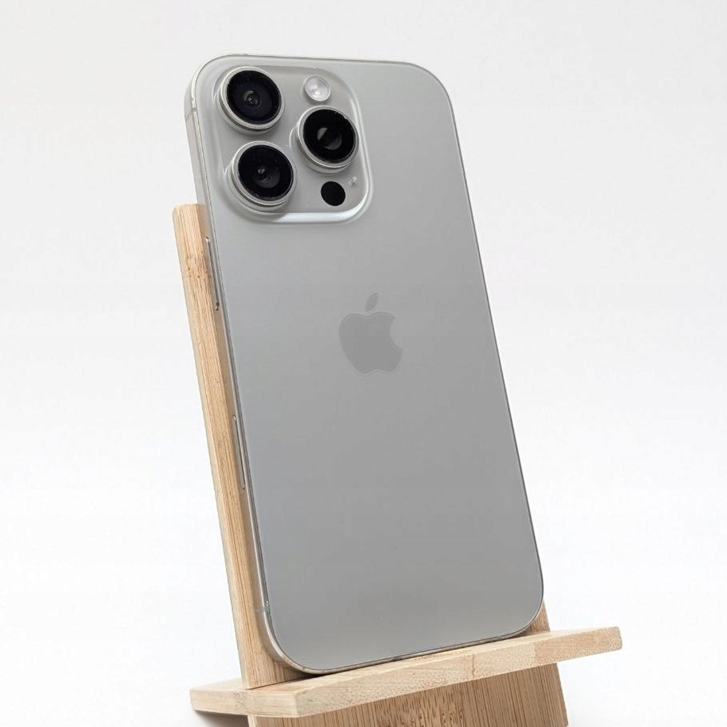 Apple iPhone 16 Pro 128GB Tytan Naturalny | Outlet, Bateria 90%