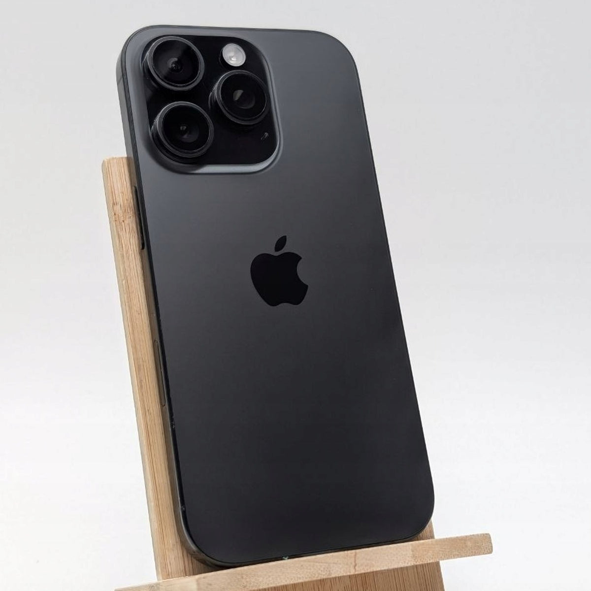 Apple iPhone 16 Pro 128 GB Tytan Czarny | eSim | Outlet, Bateria 94%