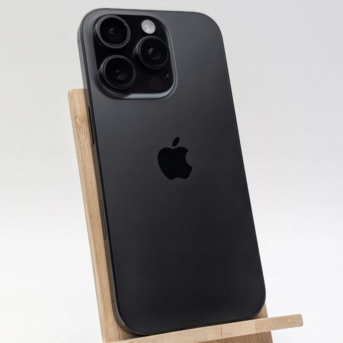 Apple iPhone 16 Pro 128 GB Tytan Czarny | eSim | Outlet, Bateria 92%