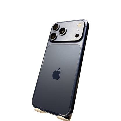 Apple iPhone 17 Pro Max 256GB Głębinowy błękit | Used, Bateria 92% – tył